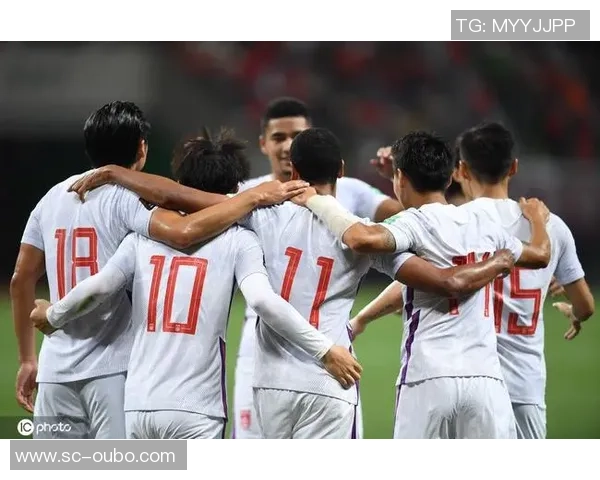 草上飞足球带你领略激情与梦想的绿茵场上精彩瞬间